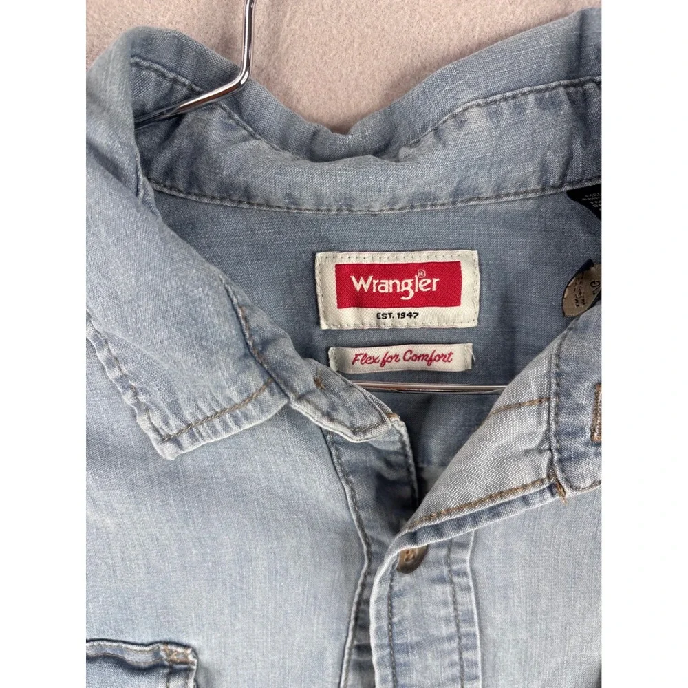 Wrangler Flex for Comfort Mens Light Wash Denim Button Down Shirt Large L